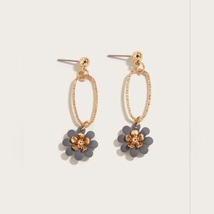NEW Stunning Gold and Gray Floral Drop Earrings NIP!